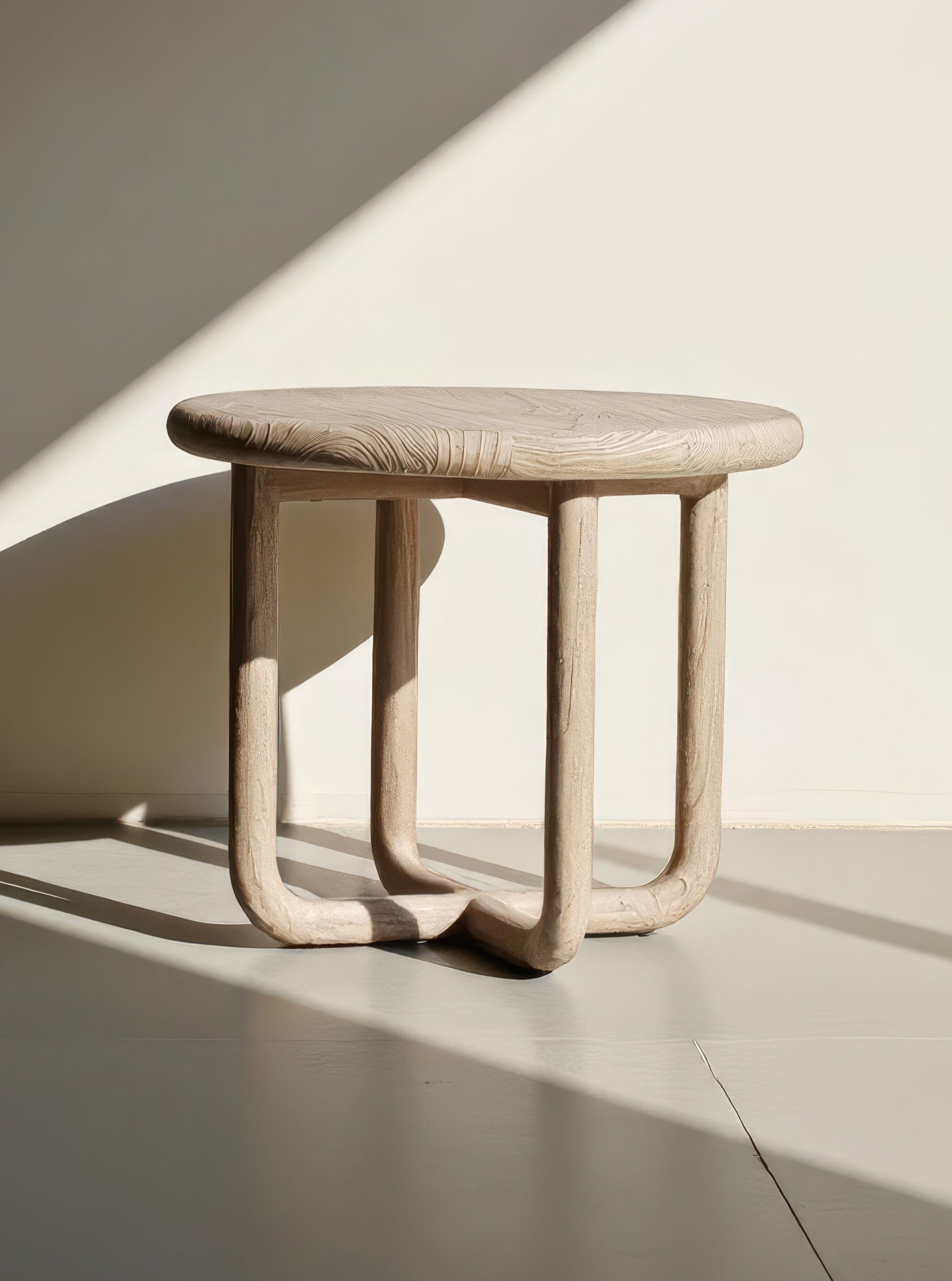 THE LOIRE TABLE