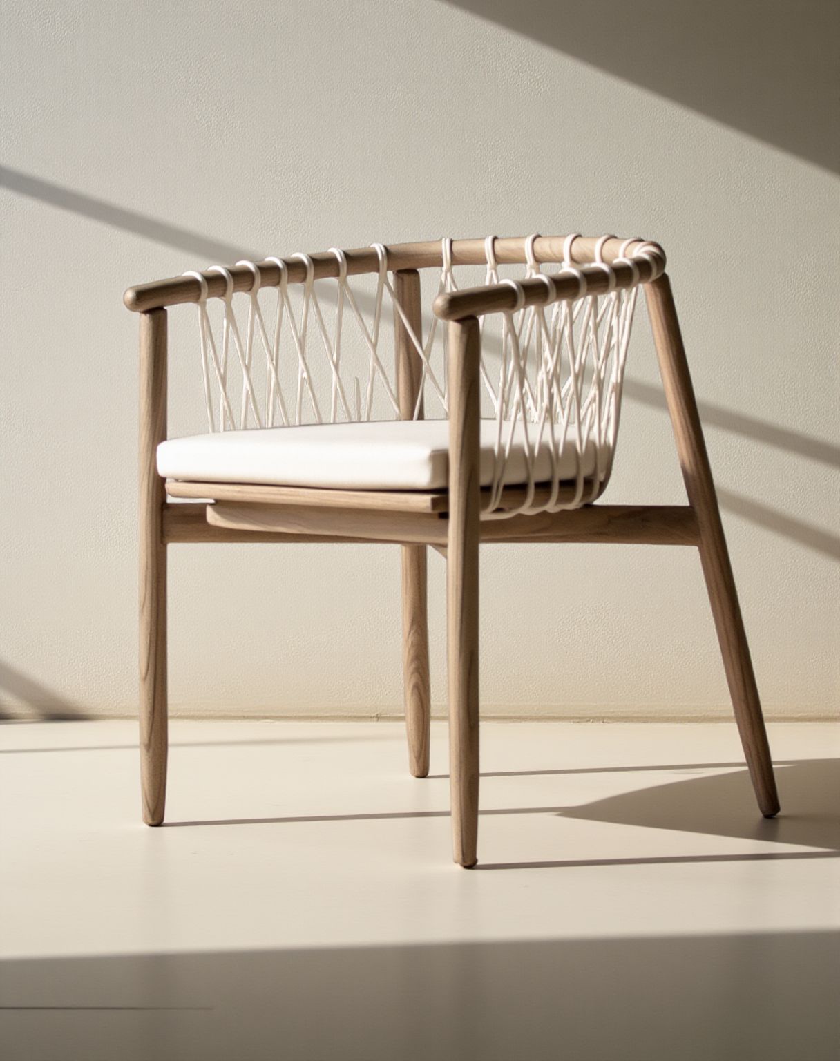 SOLARI DINING CHAIR