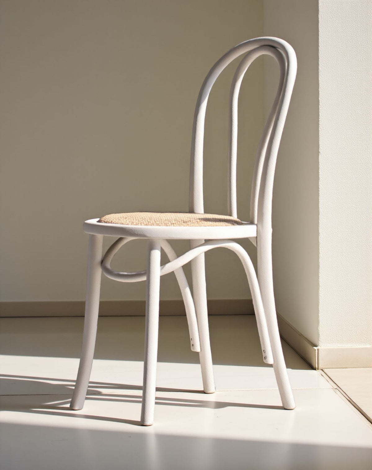 BENTWOOD CHAIR - WHITE